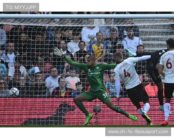 曼城中路连续短传推进